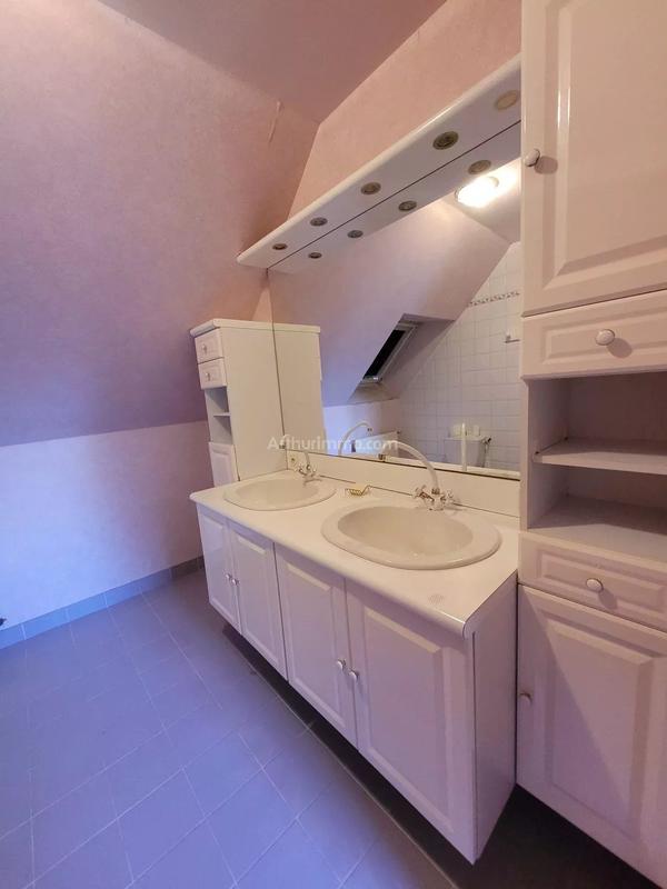 Maison - 180 m² - 7 pièces