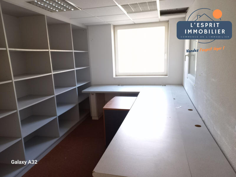 Bureau - 246 m² - 16 pièces