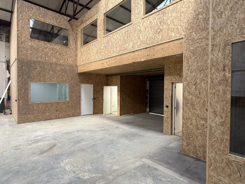 Local commercial - 400 m² - 7 pièces