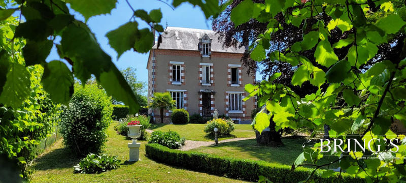 Maison - 222 m² - 9 pièces