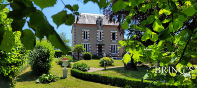 Maison - 222 m² - 9 pièces