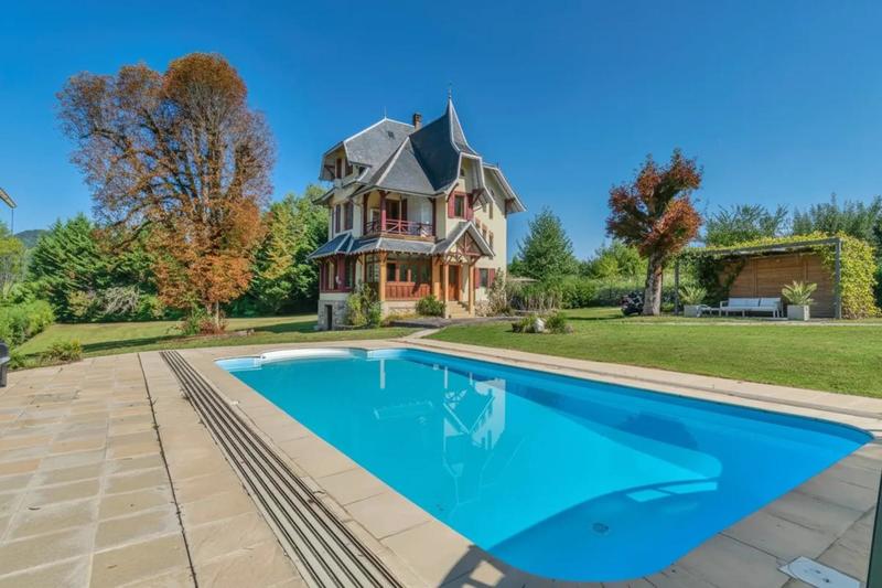 Demeure - 150 m² - 5 pièces