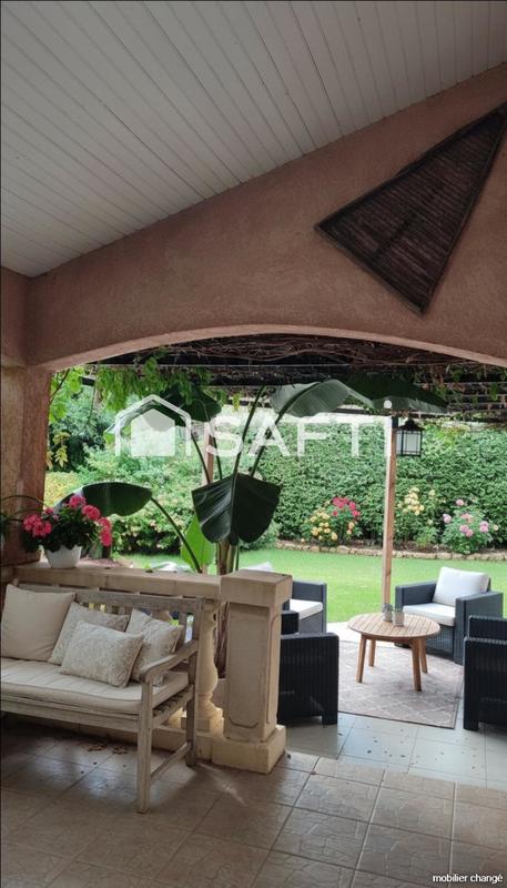 Villa - 220 m² - 10 pièces