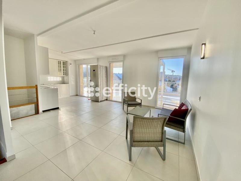 Appartement - 98 m² - 6 pièces