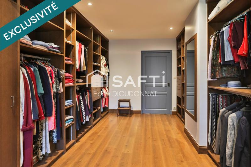 Maison de maîtres - 400 m² - 11 pièces