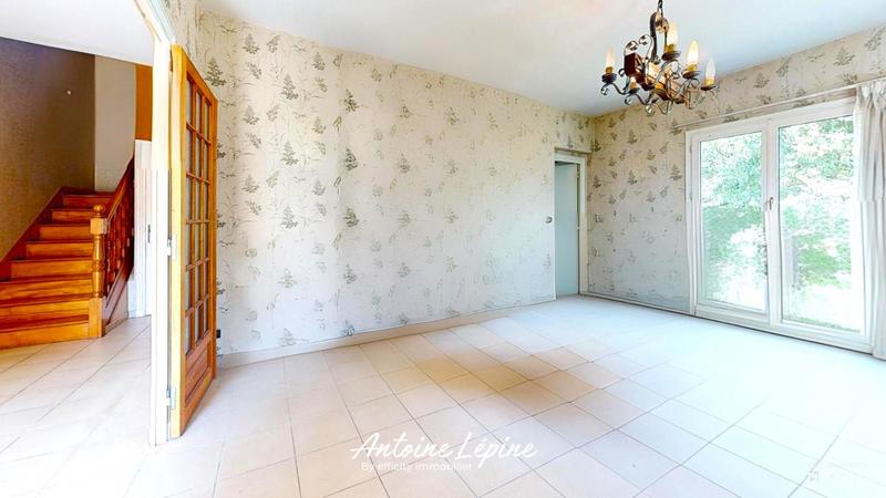 Maison - 182 m² - 9 pièces