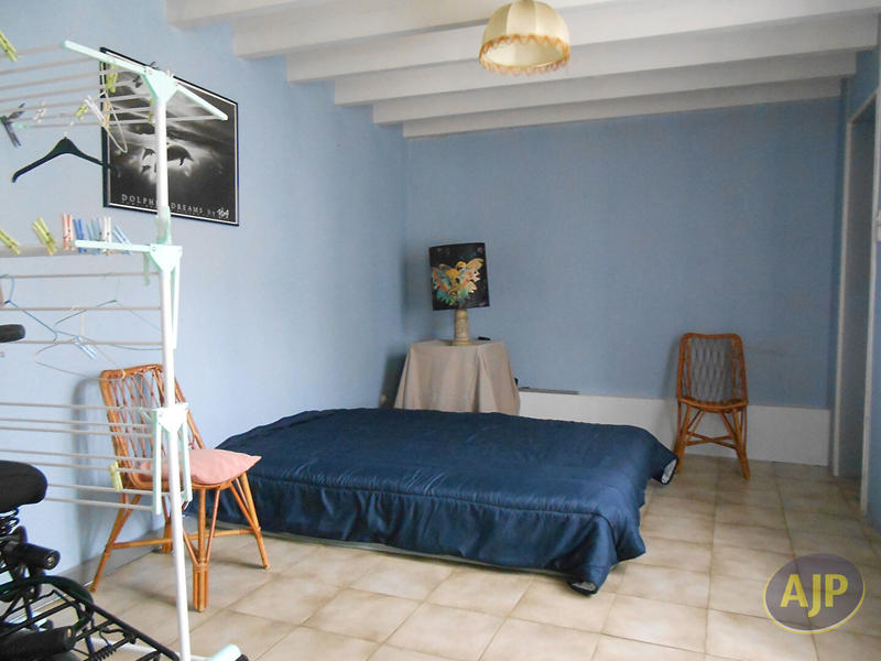 Maison - 220 m² - 8 pièces