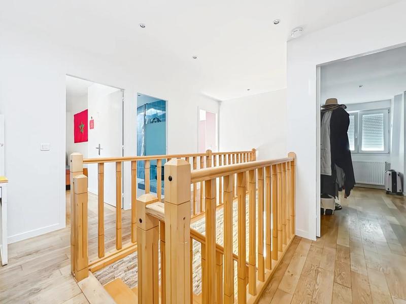 Maison - 143 m² - 6 pièces