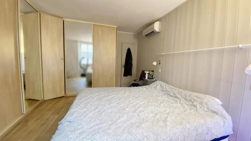 Maison - 250 m² - 8 pièces