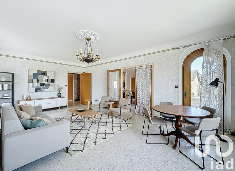 Maison - 211 m² - 8 pièces