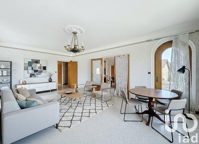 Maison - 211 m² - 8 pièces