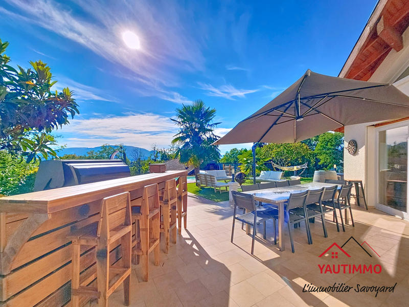 Maison - 203 m² - 7 pièces