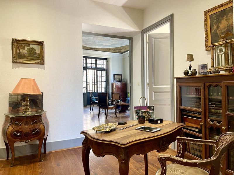 Appartement - 160 m² - 5 pièces