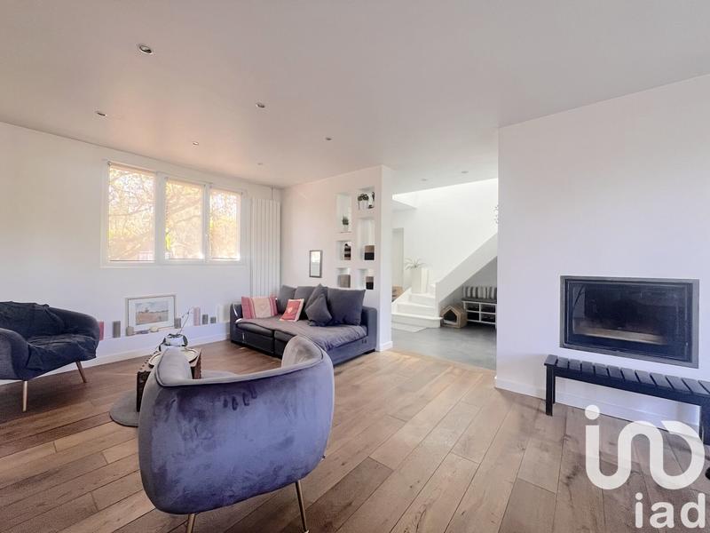 Maison - 214 m² - 8 pièces