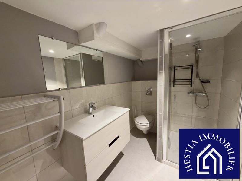 Maison - 205 m² - 9 pièces