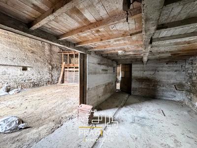 Maison ancienne - 110 m² - 1 pièce