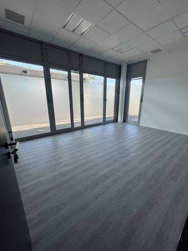 Bureau - 236 m²