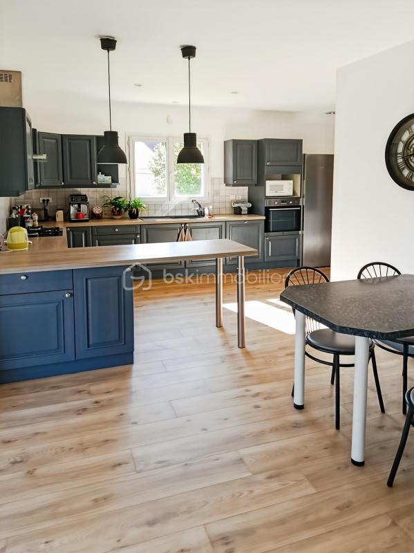 Maison - 184 m² - 7 pièces