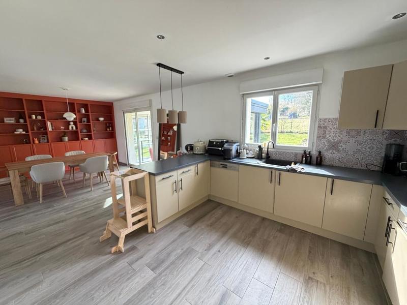 Maison - 152 m² - 6 pièces