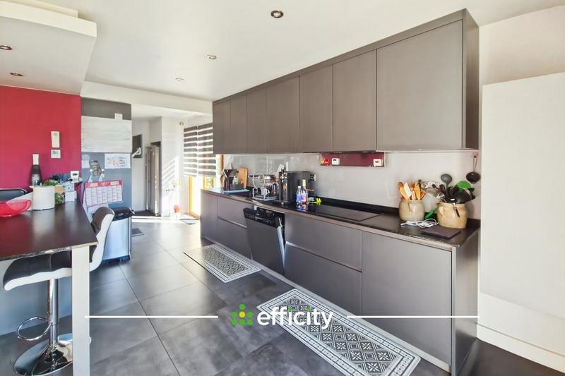 Maison - 200 m² - 6 pièces