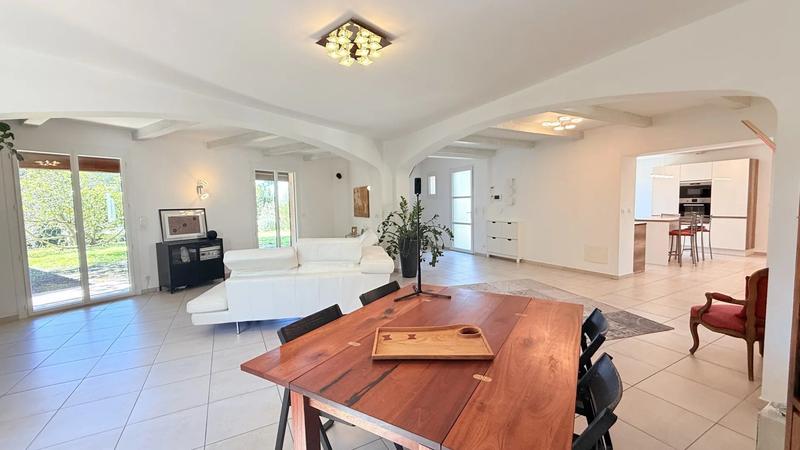 Maison - 185 m² - 7 pièces