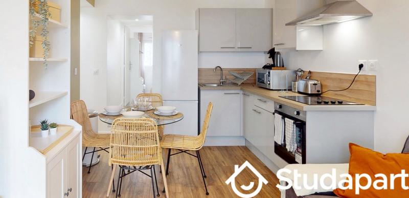 Chambre - 11 m² - 1 pièce