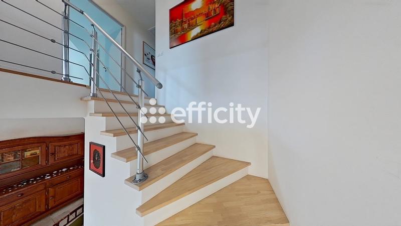 Maison - 161 m² - 7 pièces