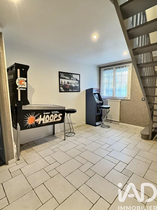 Maison - 213 m² - 8 pièces