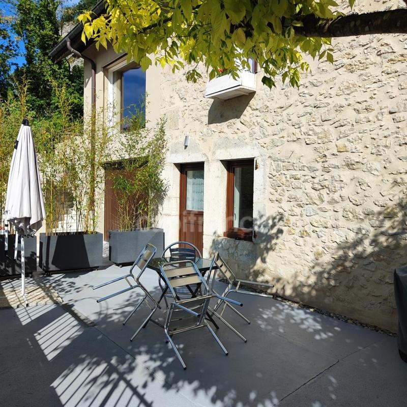 Maison - 290 m² - 11 pièces