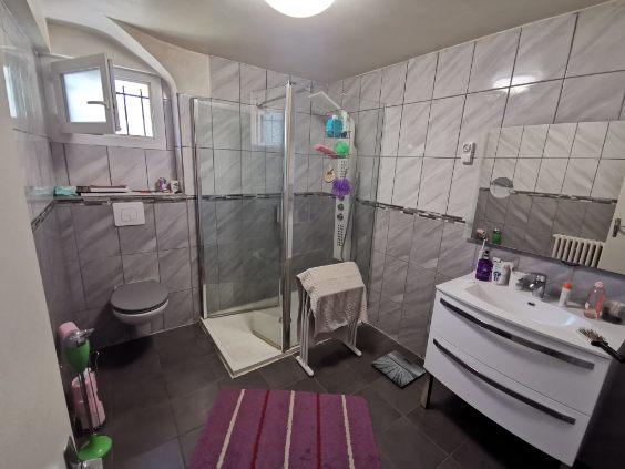 Maison - 215 m² - 6 pièces