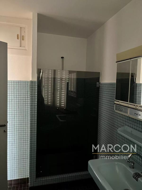 Maison - 265 m² - 10 pièces