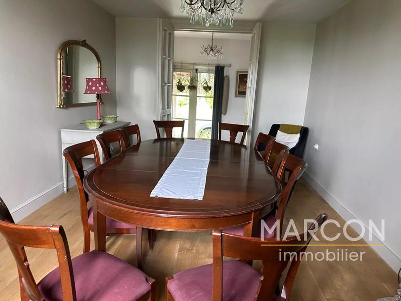 Propriété - 318 m² - 10 pièces