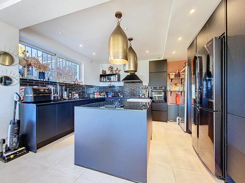 Villa - 144 m² - 5 pièces