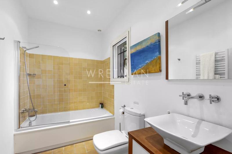 Maison - 240 m² - 6 pièces