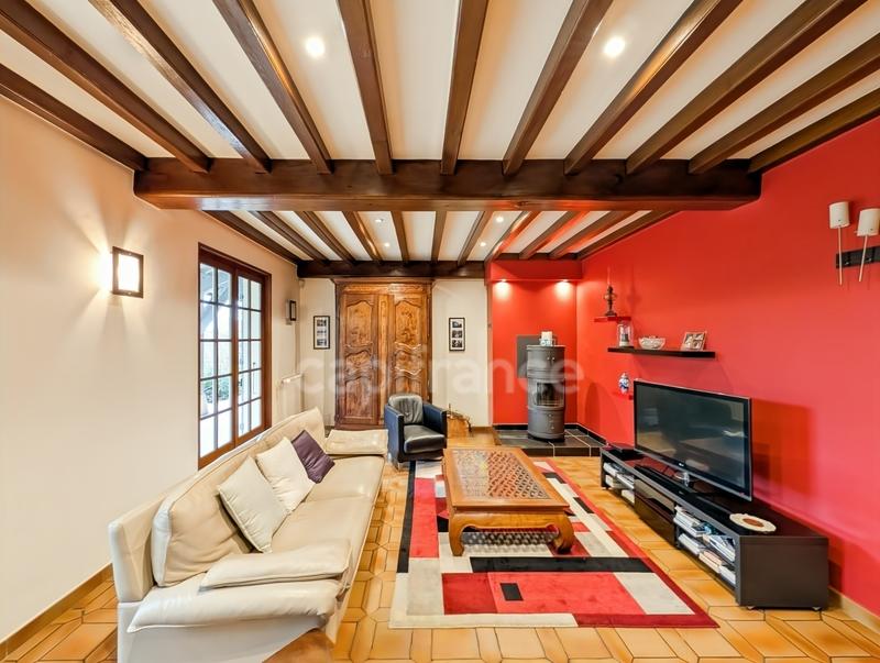 Maison - 246 m² - 9 pièces