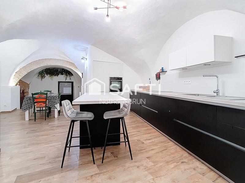 Maison - 180 m² - 6 pièces