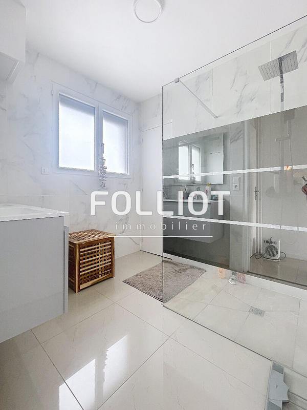 Maison - 155 m² - 8 pièces