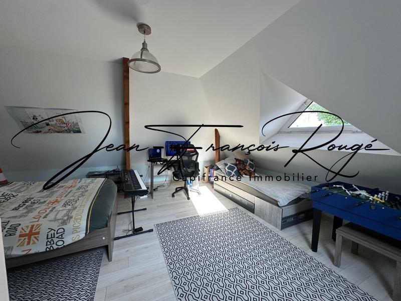 Maison - 210 m² - 9 pièces