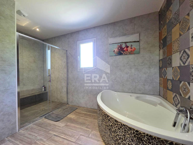 Maison - 194 m² - 6 pièces