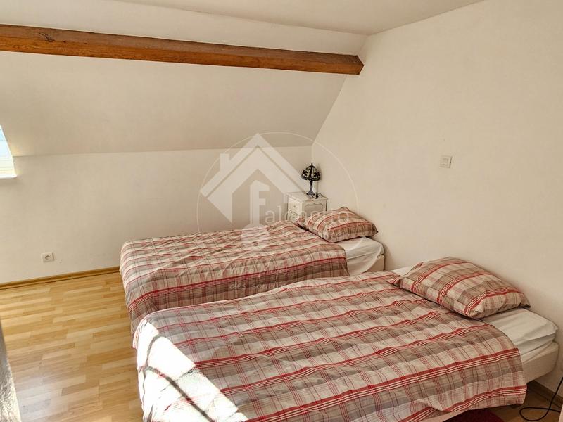 Propriété - 230 m² - 12 pièces