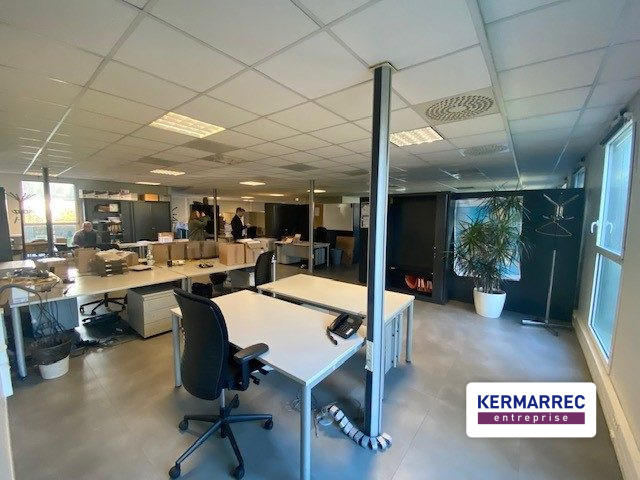 Bureau - 698 m²