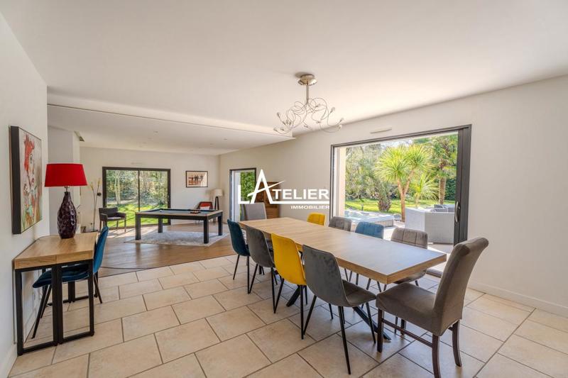 Villa - 283 m² - 9 pièces