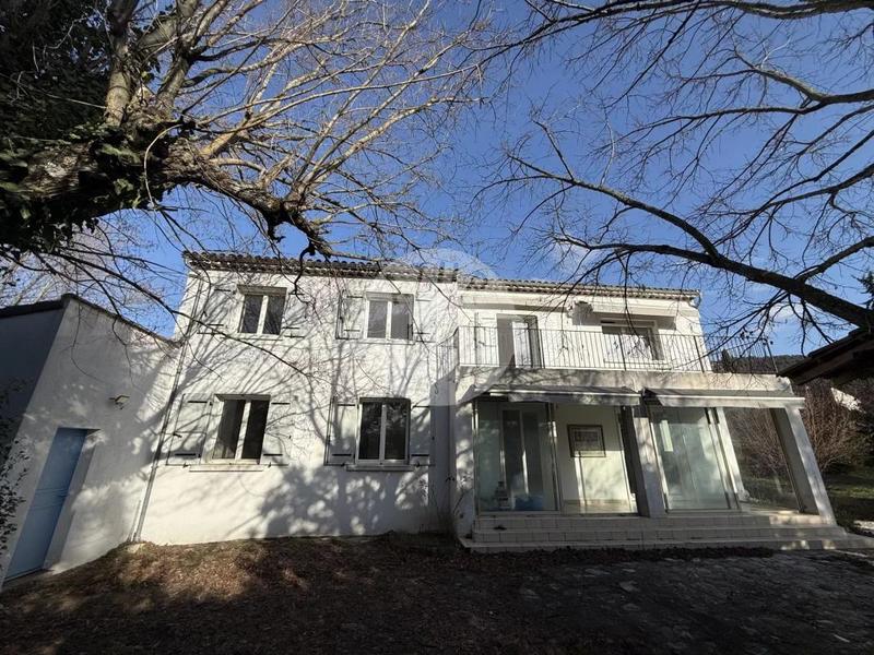 Maison - 197 m² - 7 pièces