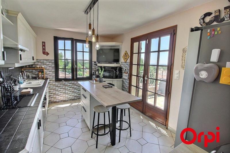 Villa - 184 m² - 6 pièces