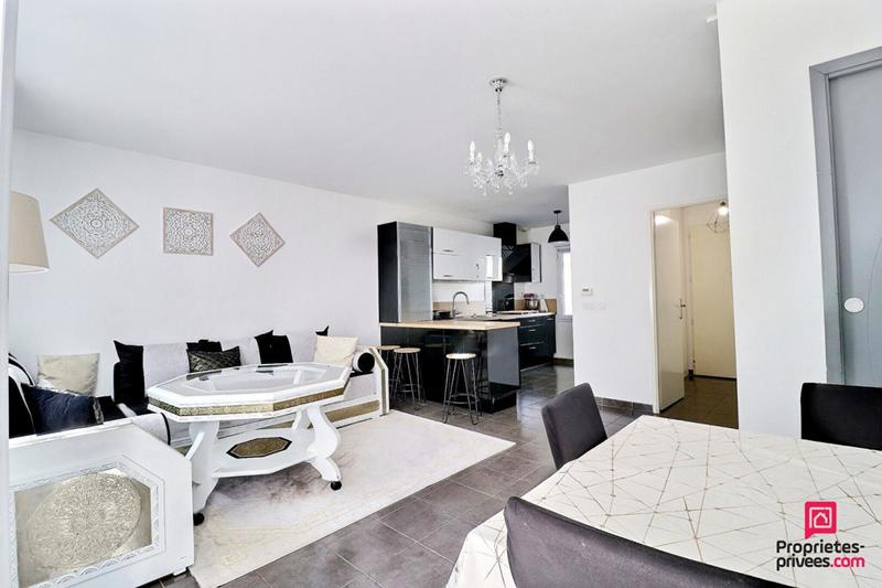 Maison - 90 m² - 5 pièces