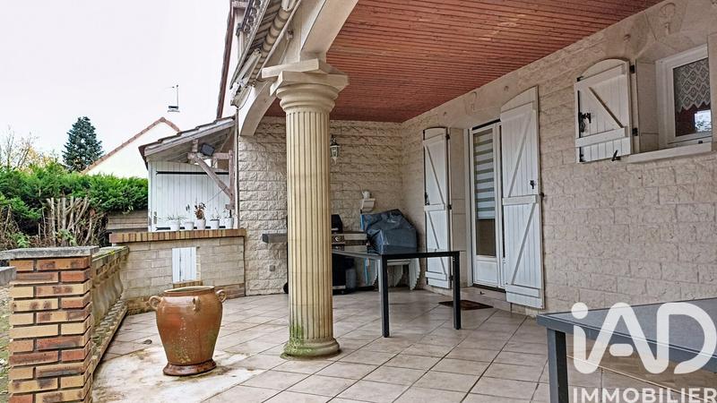 Maison - 244 m² - 9 pièces