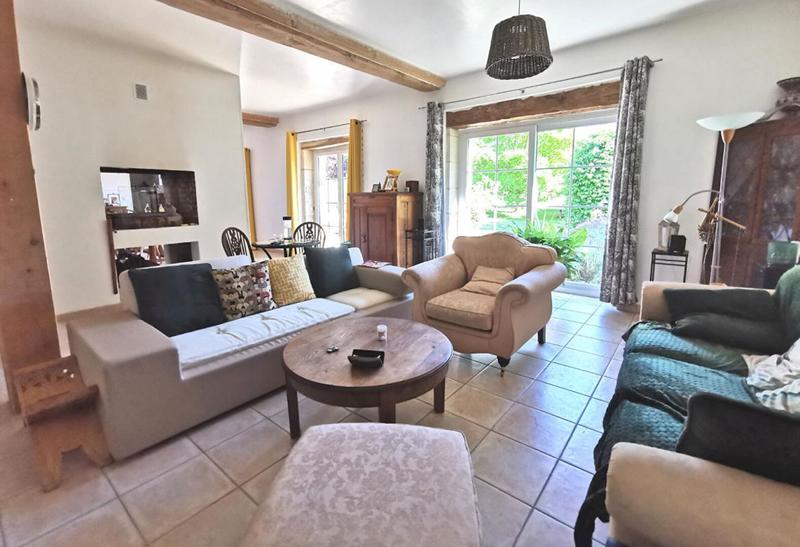 Maison - 560 m² - 20 pièces