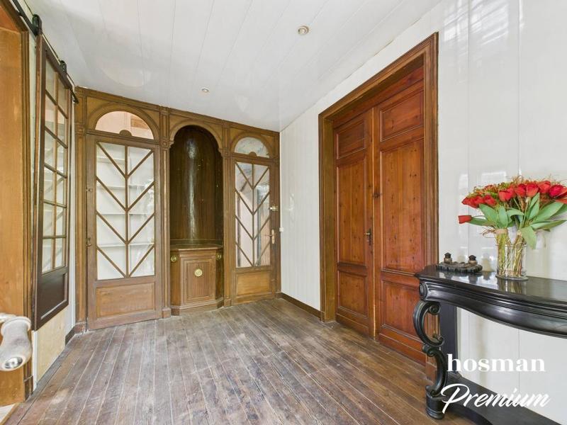 Maison - 300 m² - 10 pièces