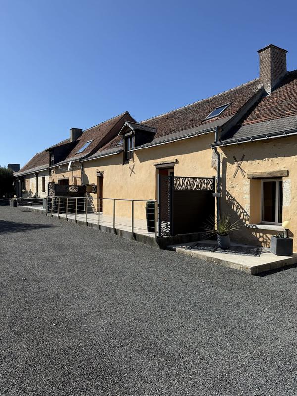 Maison ancienne - 437 m² - 12 pièces
