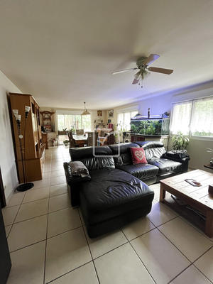 Maison - 205 m² - 8 pièces